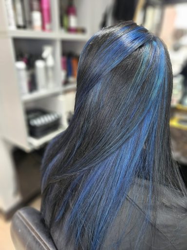 Peek-a-boo colour